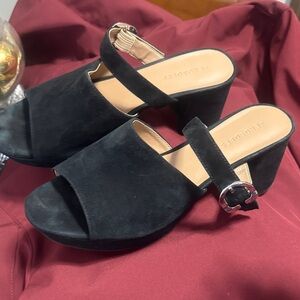 AEROSOLES Black Wedge Sandals
